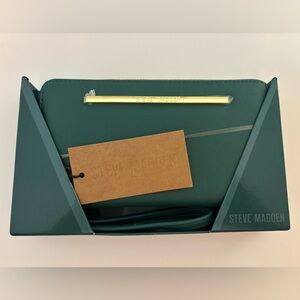 Steve Madden Bzippy Wallet Wristlet with Gold Detail in gift box - NWT